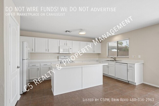 Building Photo - 3075 W Five Mile Peak Dr