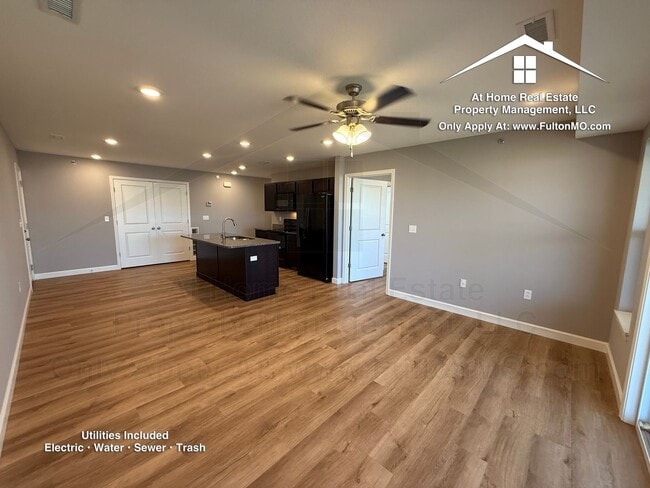 Building Photo - 2610 N Bluff St