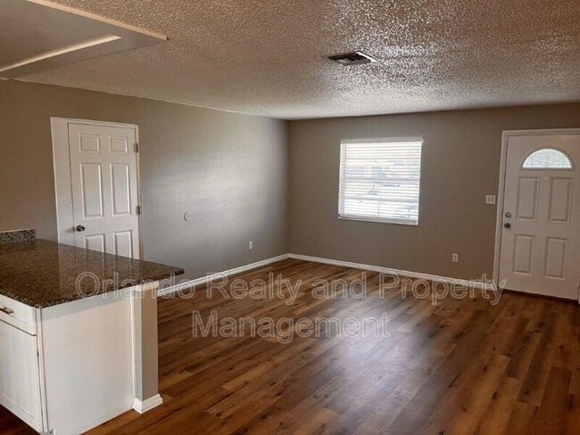 Building Photo - 1728 Flores Ct