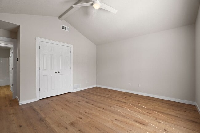 Building Photo - Newly Remodeled Beautiful 3 Bedroom Home