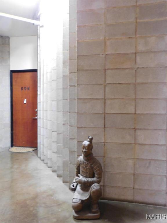 Building Photo - 701 N 15th St