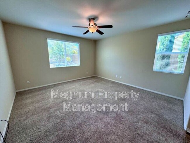 Building Photo - 34726 Yellow Root Ct