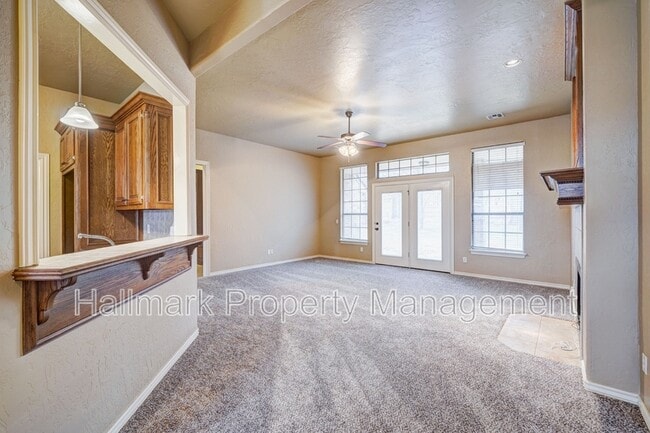 Building Photo - 1042 Hidden Oaks Way