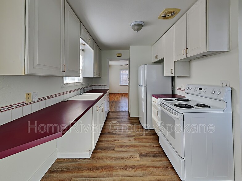 Primary Photo - 2214 W Buckeye Ave