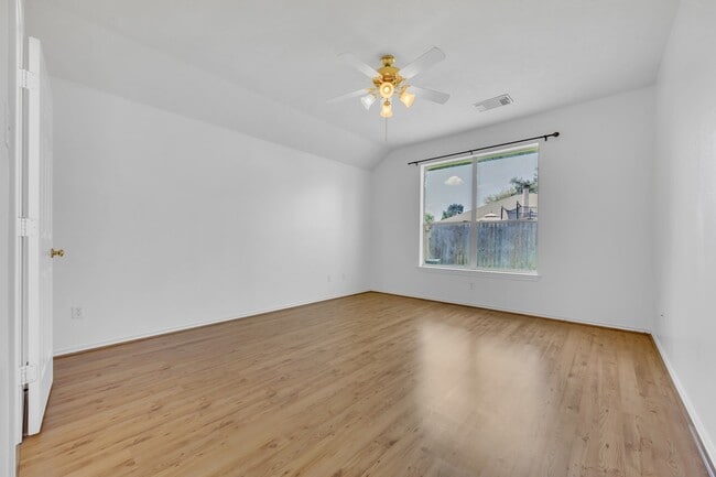 Building Photo - 12210 Woody Hollow Dr