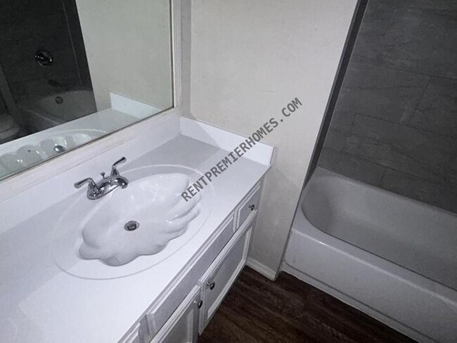 Building Photo - 3332 S 140th E Ave