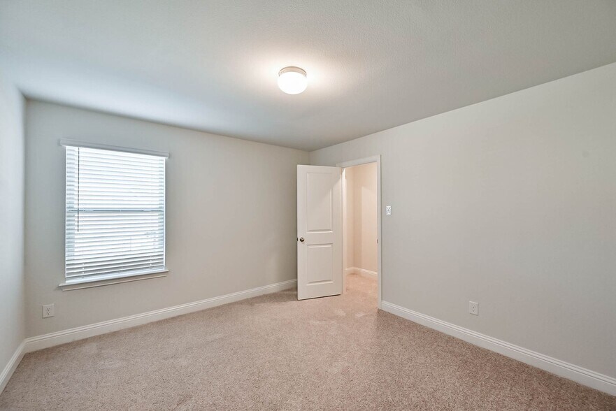 Building Photo - 4252 Mingo Dr