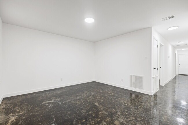 Building Photo - 3187 Millwood Rd