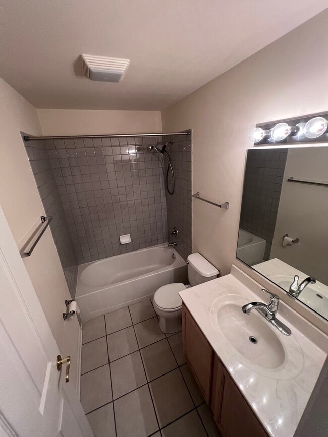 Building Photo - 554 Prestwick Ln