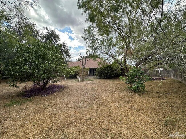 Building Photo - 19 Hidden Forest Dr