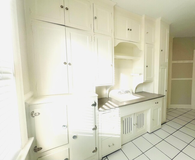 Floorplan - Avon Apartments