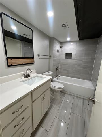 Building Photo - 5826 Sandhurst Ln