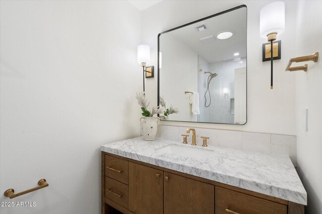 Building Photo - 7553 E Woodshire Cove