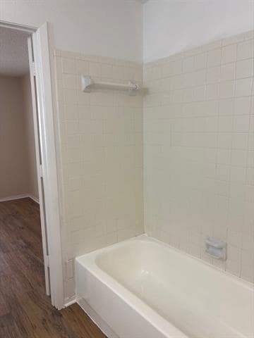 Building Photo - 715 Oakwood Ln