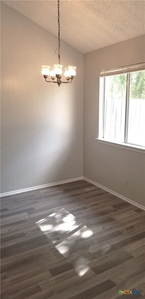 Building Photo - 1109 Wales Dr