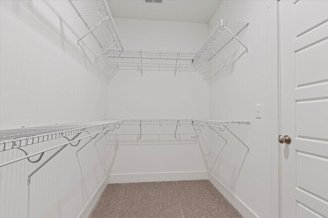 Building Photo - NEW Move in Ready Home!