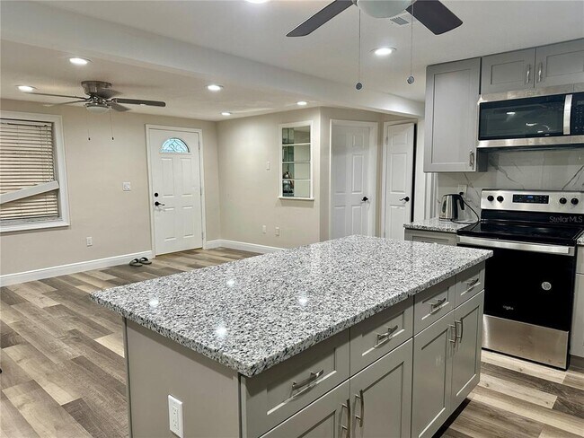 Building Photo - 3446 Brookfield Dr