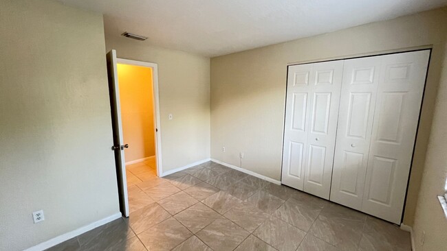 Building Photo - Cozy 2 BD/ 2 BA Apartment in Palm Bay! Was...