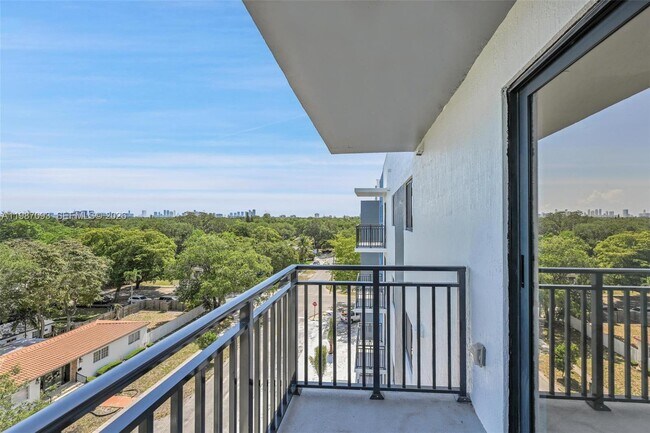 Building Photo - 840 NE 130th St