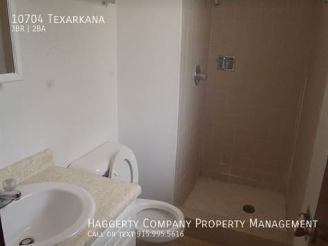 Building Photo - Northeast El Paso 3 Bed Refrig A/C