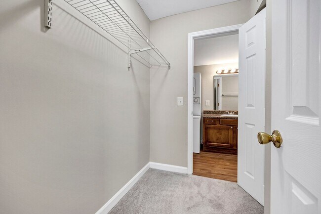 Building Photo - bg1004