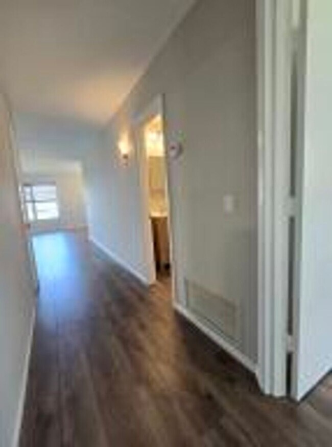 Building Photo - 2 Bed 2 Bath $1700 Rental 55+ in Vista St ...