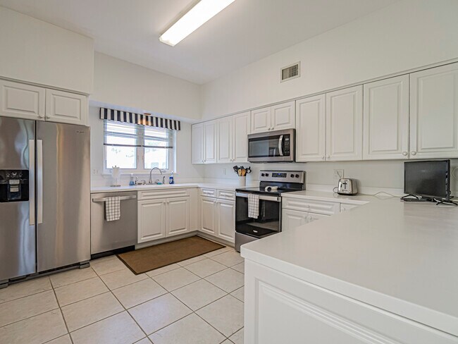Building Photo - 5035 Harmony Cir
