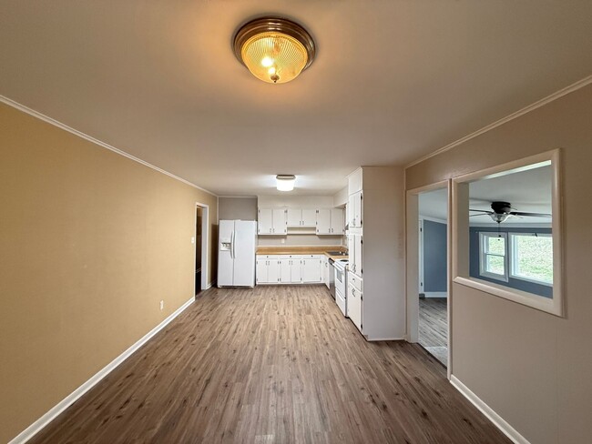 Building Photo - 213 Foxcroft Dr