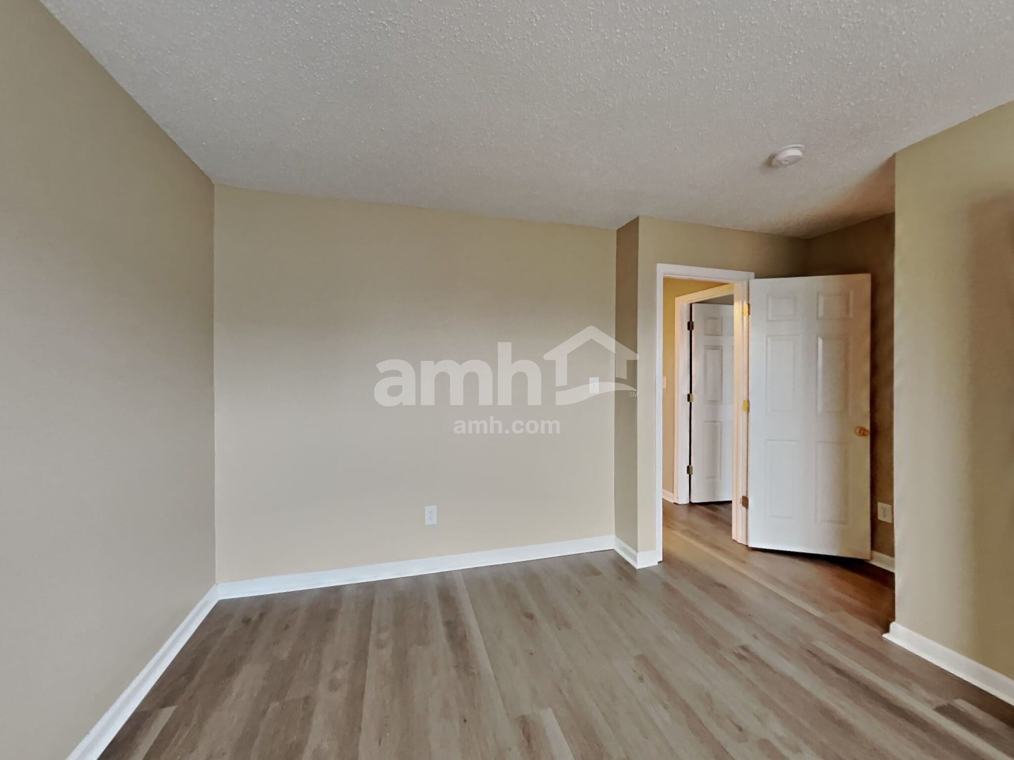 Building Photo - 5440 Shamus Dr