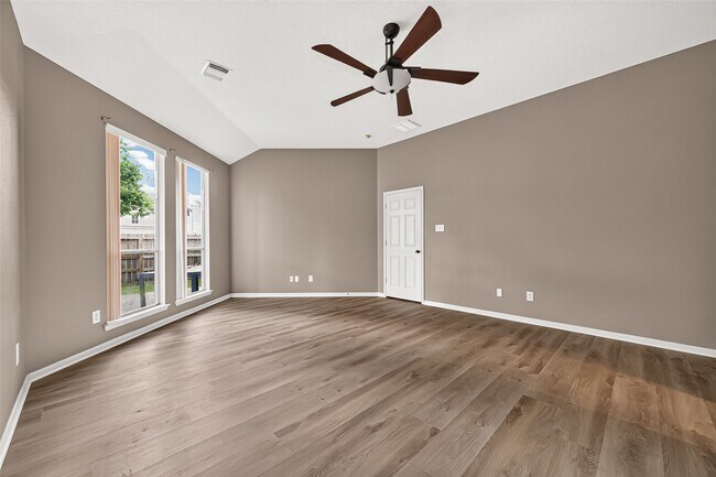 Building Photo - 14402 Barker Pelican Ct