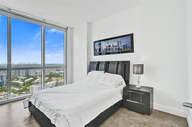 Building Photo - 18201 Collins Ave