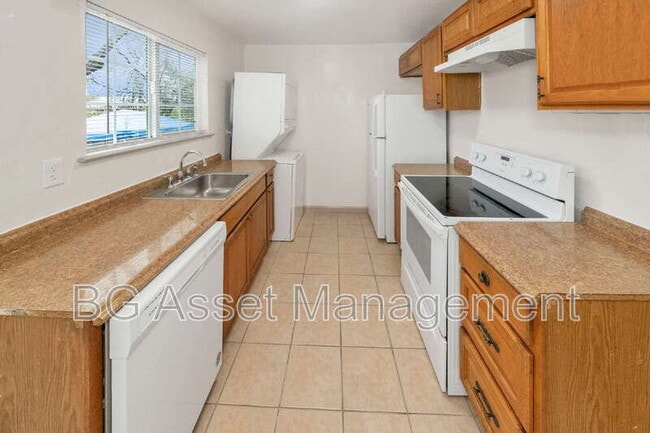 Building Photo - 1650 Barrus Ave