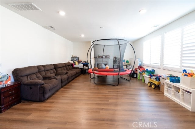 Building Photo - 6065 Coopers Hawk Dr