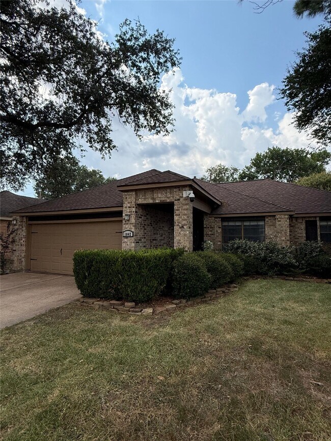 Building Photo - 1042 Cascade Creek Dr