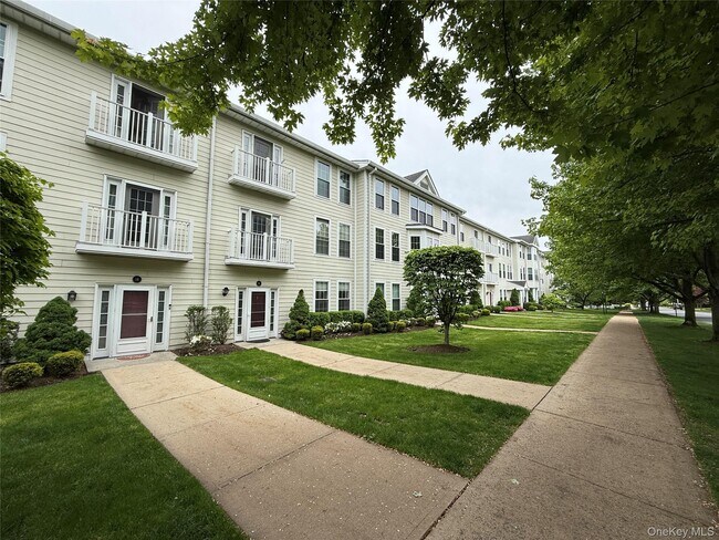 Building Photo - 31 Greenridge Ave