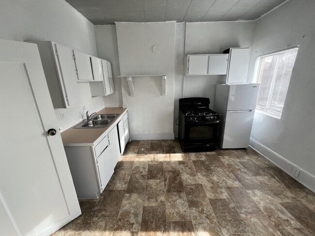 Building Photo - 347 S 100 E