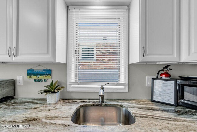 Building Photo - 62-64 Sherman Ave