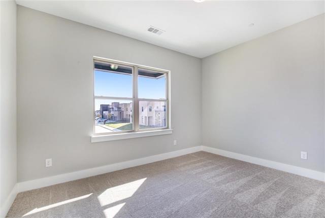 Building Photo - 1050 Maverick Dr