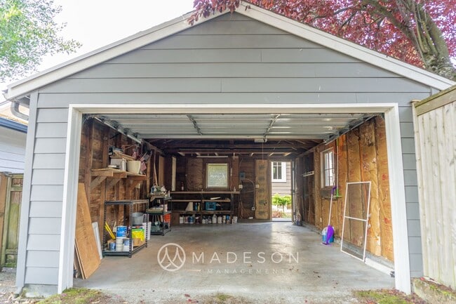 Building Photo - 7522 9th Ave NE