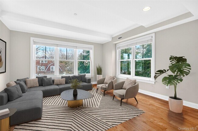 Building Photo - 225 Stanley Ave