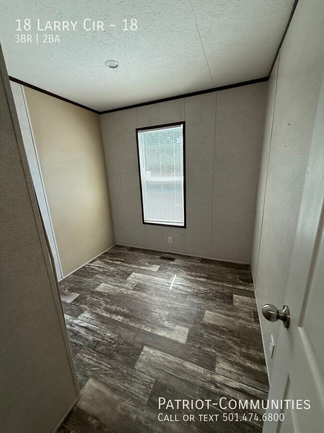 Building Photo - 18 Larry Cir