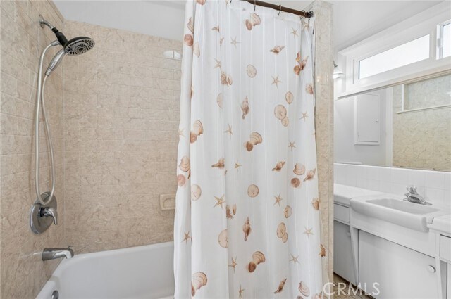 Building Photo - 121 Onyx Ave