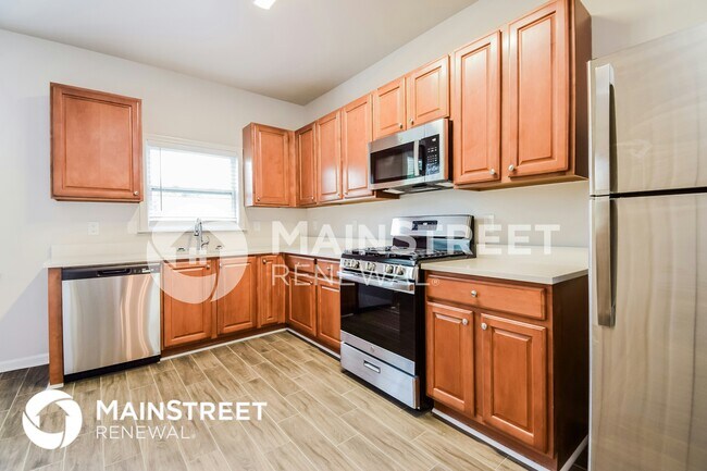 Building Photo - 8904 Crestview Cir