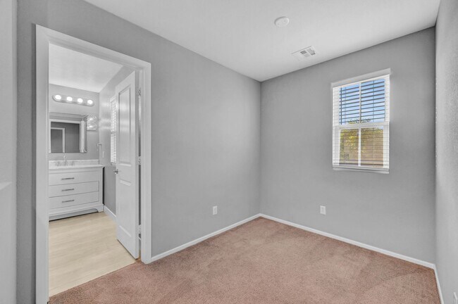 Building Photo - Charming 3-Bedroom Two-Story Home in Gated...