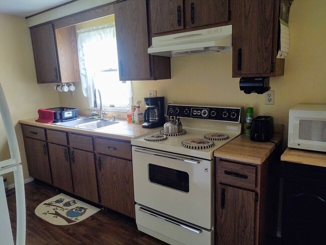 Building Photo - 30007 Killmon Ln