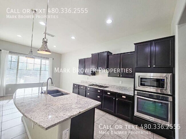 Building Photo - 3345 E Indigo St