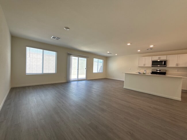 Building Photo - 10415 Ricordi St