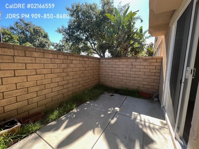 Building Photo - Rancho Cucamonga 3 bedroom Townhouse