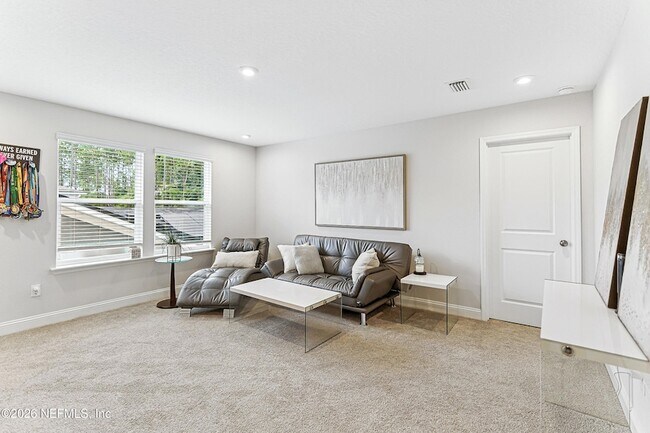 Building Photo - 105 Meadow Creek Dr