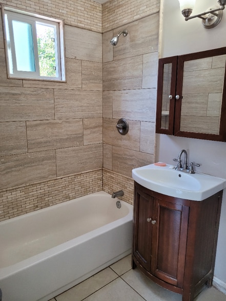 Building Photo - 1067 S Herbert Ave